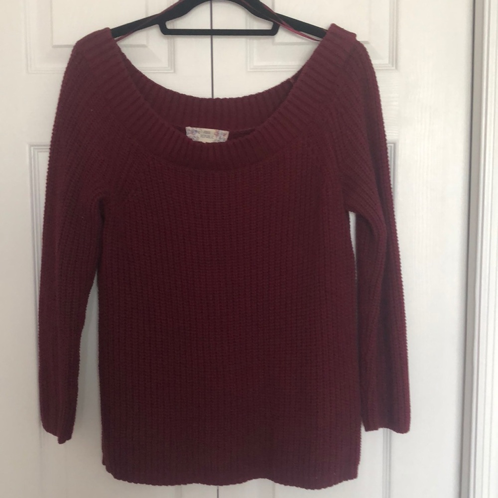Maroon sweater